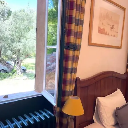 Villa Magdala-Chambre D'Hote 1 Bed & Breakfast